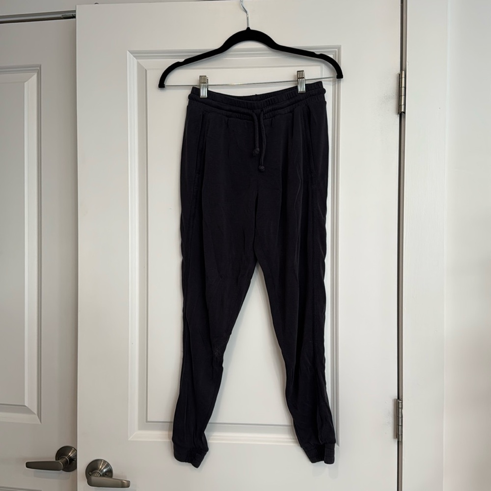 Free People Movement Joggers in Grey Size Small